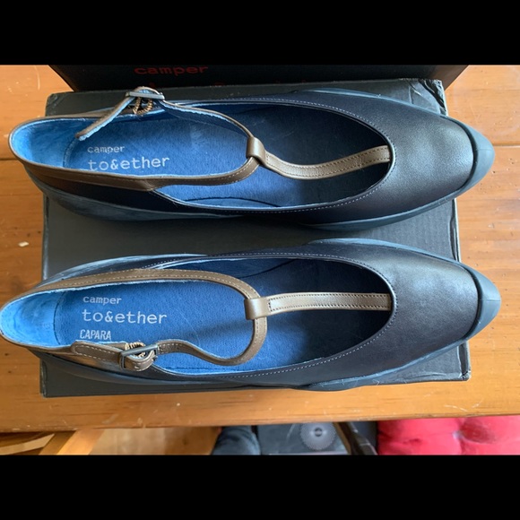 Camper Capara shoes, new in box, Size 8, navy with brown straps - Picture 2 of 6
